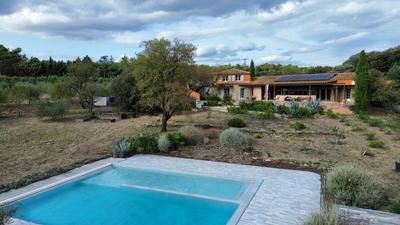Villa - 215 m² - 5 pièces