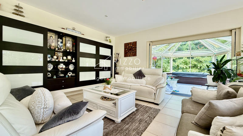 Maison - 302 m² - 8 pièces