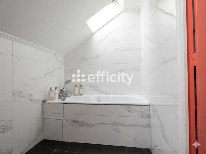 Appartement - 270 m² - 11 pièces