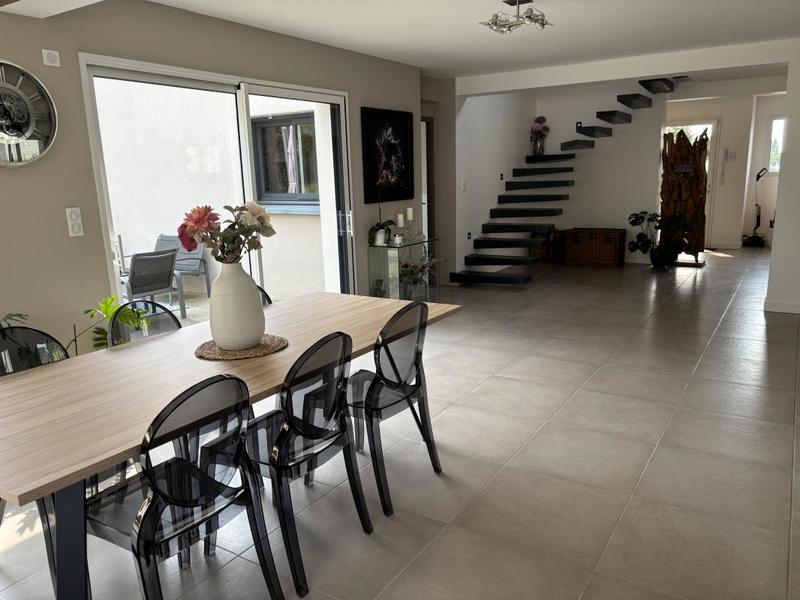 Maison - 152 m² - 6 pièces