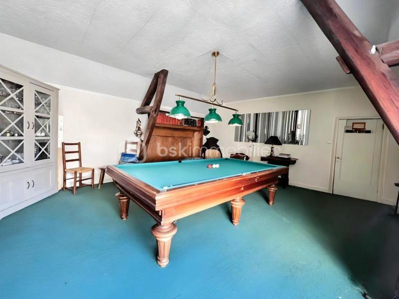 Maison - 280 m² - 15 pièces