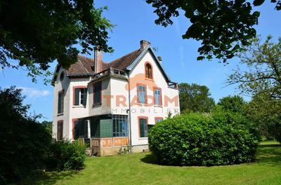 Maison - 425 m² - 14 pièces