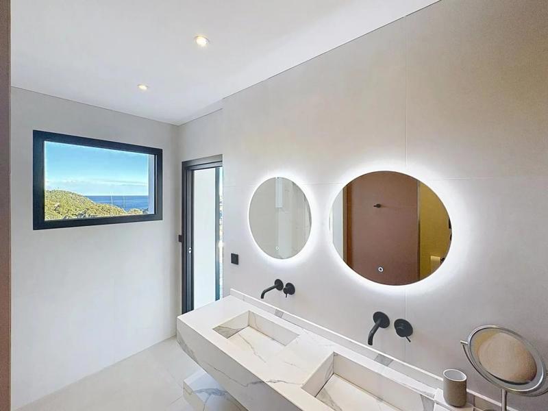 Villa - 180 m² - 6 pièces