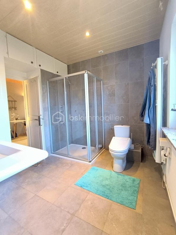 Maison traditionnelle - 290 m² - 9 pièces