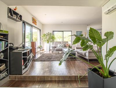 Maison - 208 m² - 7 pièces