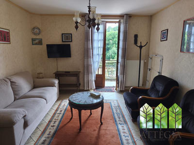 Maison - 246 m² - 13 pièces