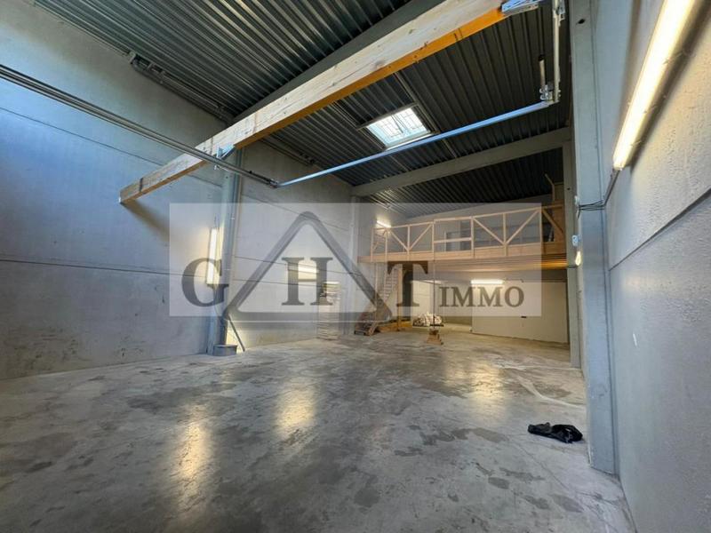 Entrepôt - 370 m²