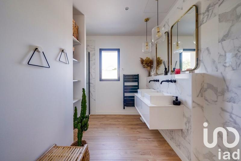 Maison - 200 m² - 6 pièces