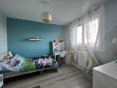 Appartement - 82 m² - 4 pièces