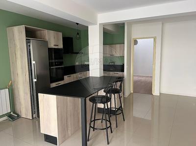 Appartement - 99 m² - 5 pièces