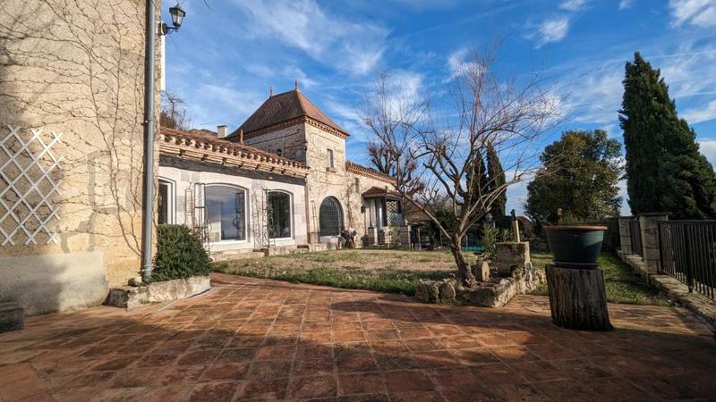 Demeure - 390 m² - 6 pièces