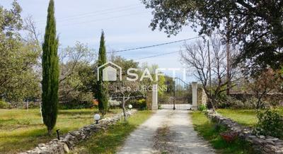 Maison - 270 m² - 9 pièces