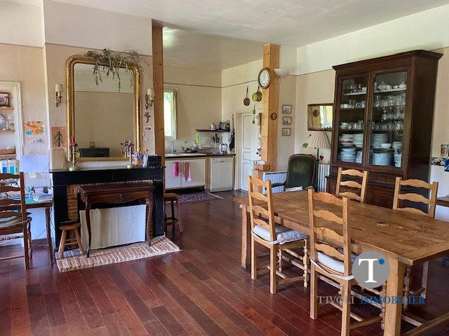 Maison ancienne - 700 m² - 14 pièces