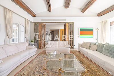 Maison - 570 m² - 7 pièces