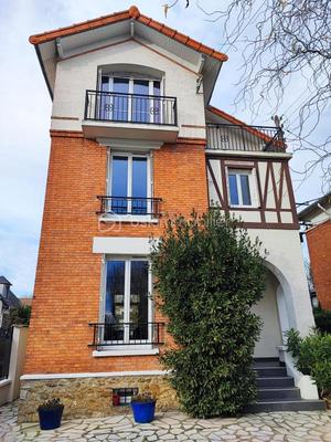 Maison - 156 m² - 6 pièces