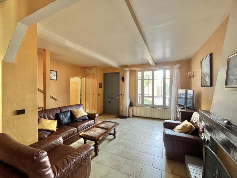 Maison - 140 m² - 6 pièces
