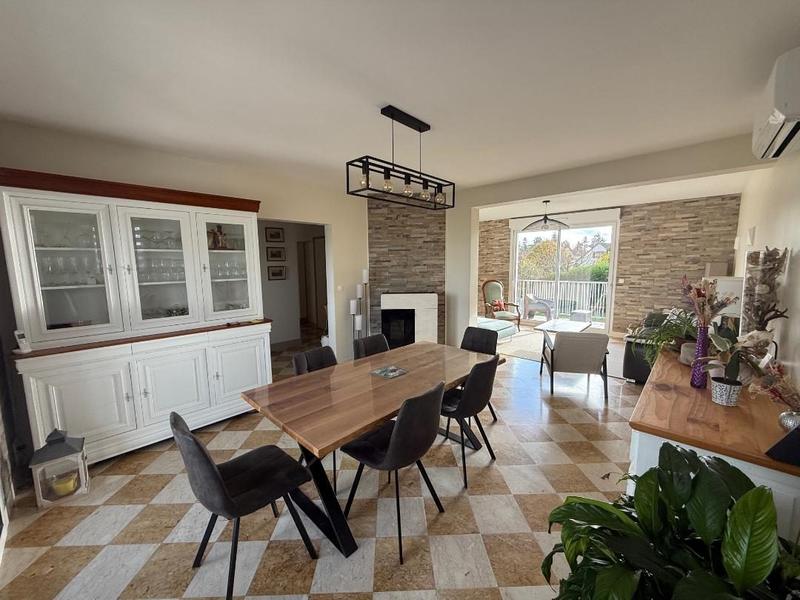 Maison - 143 m² - 6 pièces