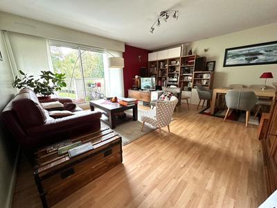 Appartement - 100 m² - 5 pièces