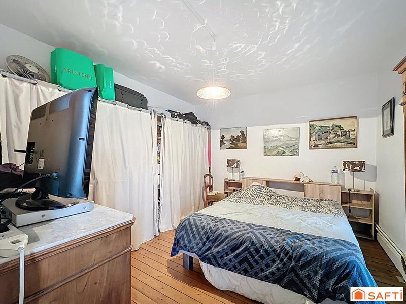 Maison - 220 m² - 7 pièces