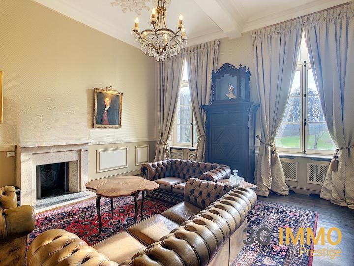 Château - 2 000 m² - 22 pièces