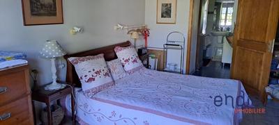 Maison - 230 m² - 10 pièces