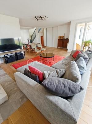 Maison - 190 m² - 9 pièces