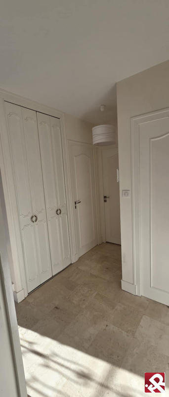 Maison - 320 m² - 7 pièces