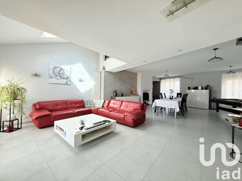 Maison - 179 m² - 5 pièces