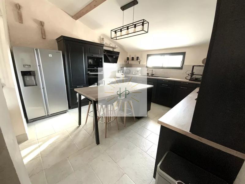 Maison - 362 m² - 14 pièces