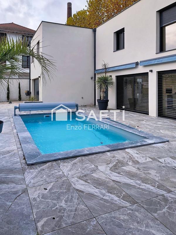 Villa - 220 m² - 6 pièces