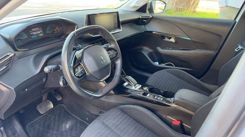 Peugeot E-208 136 50 kWh Style - Automatique Entretien constructeur