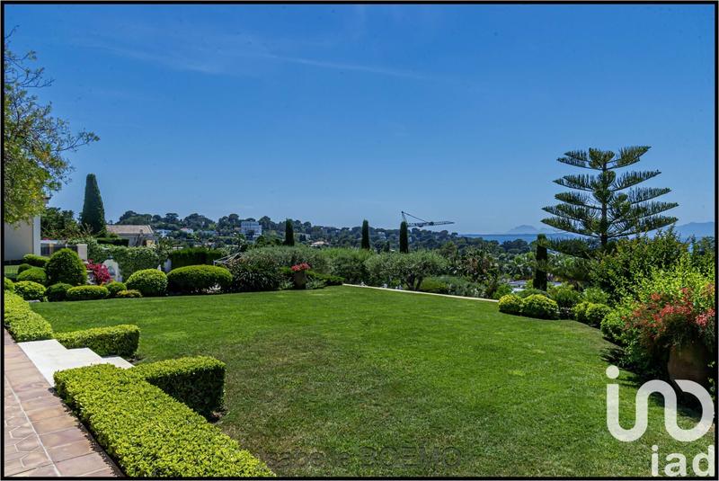 Maison - 555 m² - 15 pièces