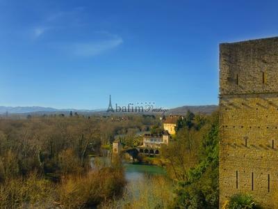 Maison - 290 m² - 10 pièces