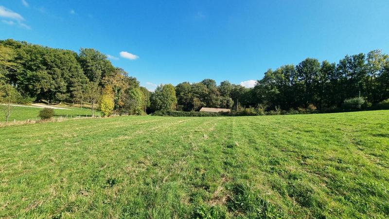 Terrain constructible - 1 980 m²