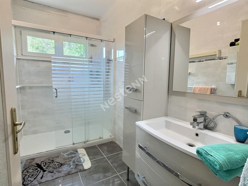 Maison - 174 m² - 9 pièces