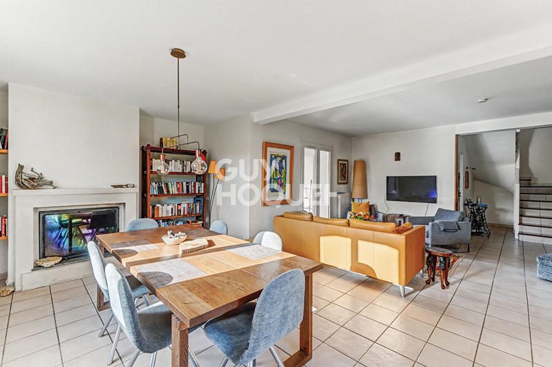 Maison - 161 m² - 6 pièces