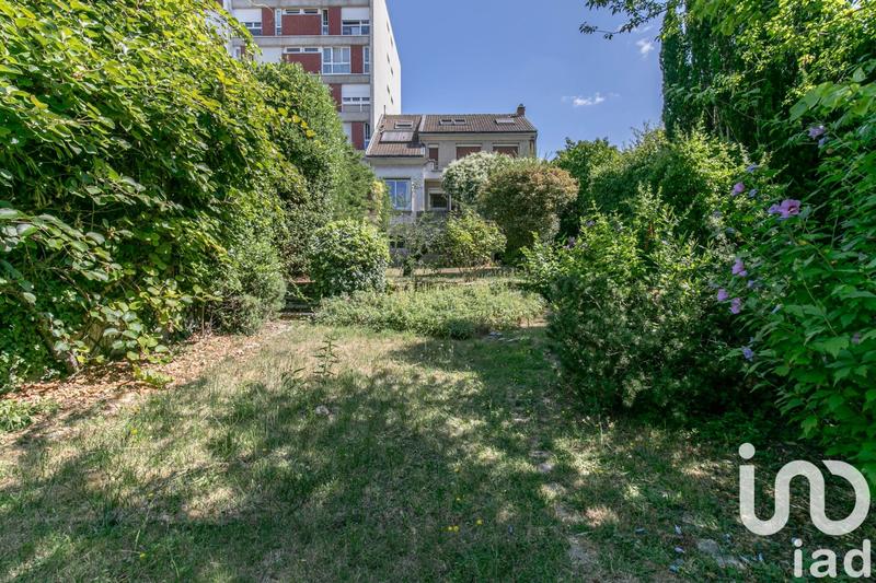 Maison - 230 m² - 12 pièces