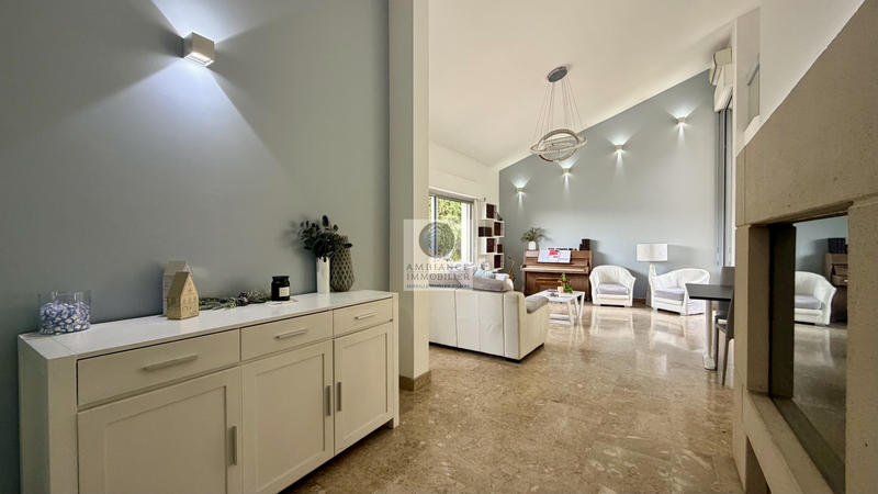 Maison - 169 m² - 8 pièces