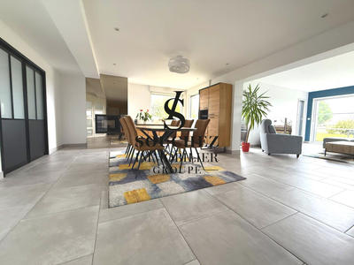 Maison - 185 m² - 7 pièces