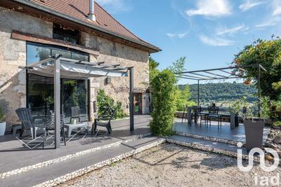 Maison - 230 m² - 10 pièces