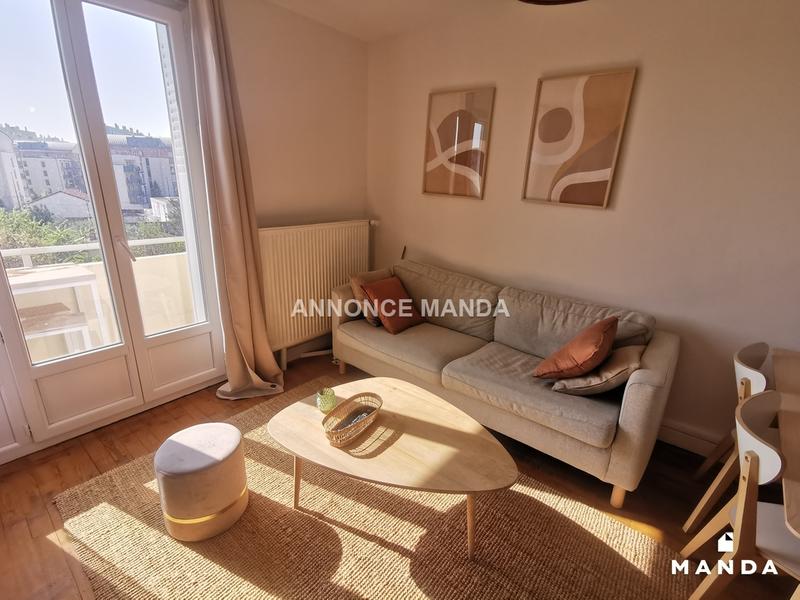 Chambre - 10 m² - 4 pièces