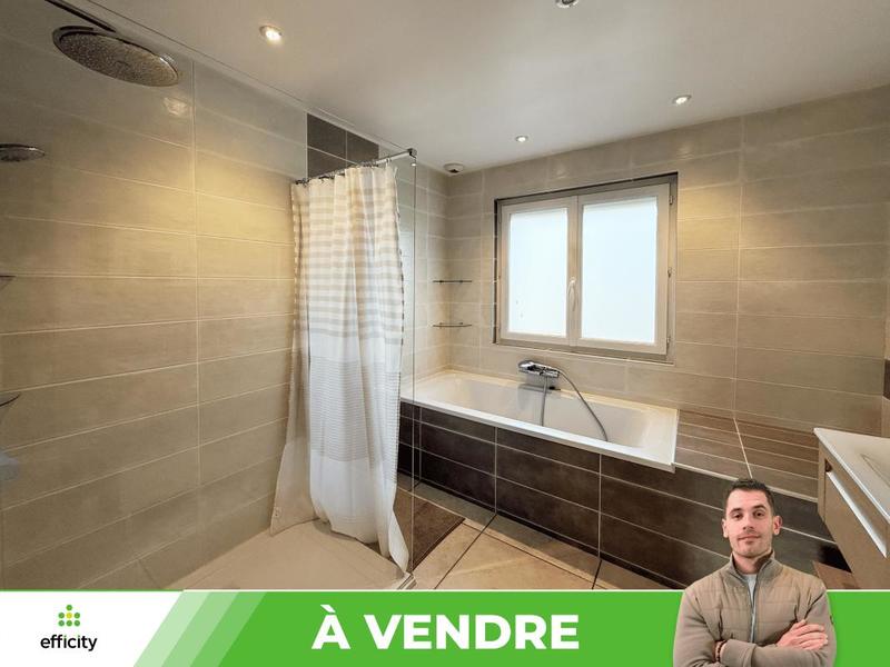 Maison de ville - 140 m² - 7 pièces