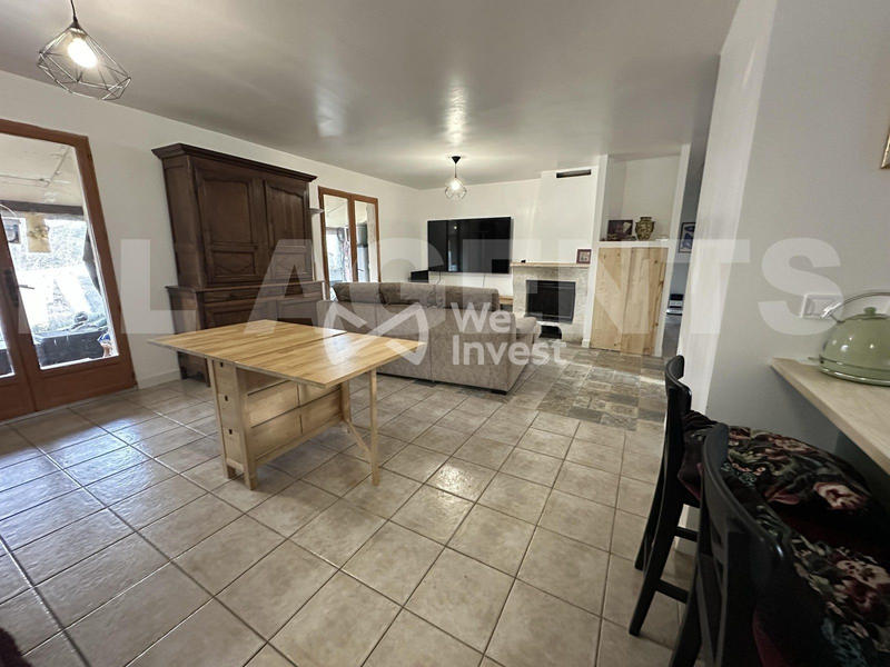 Maison - 185 m² - 8 pièces