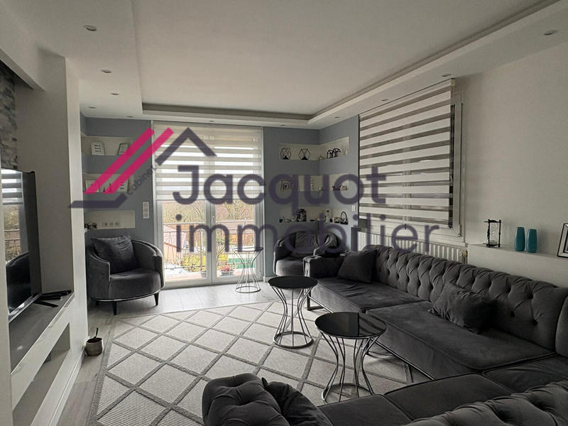 Maison - 209 m² - 9 pièces