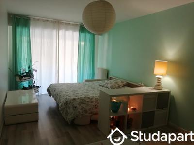 Chambre - 11 m² - 1 pièce