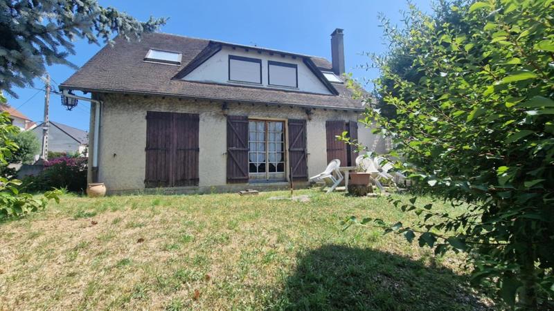 Maison - 112 m² - 6 pièces