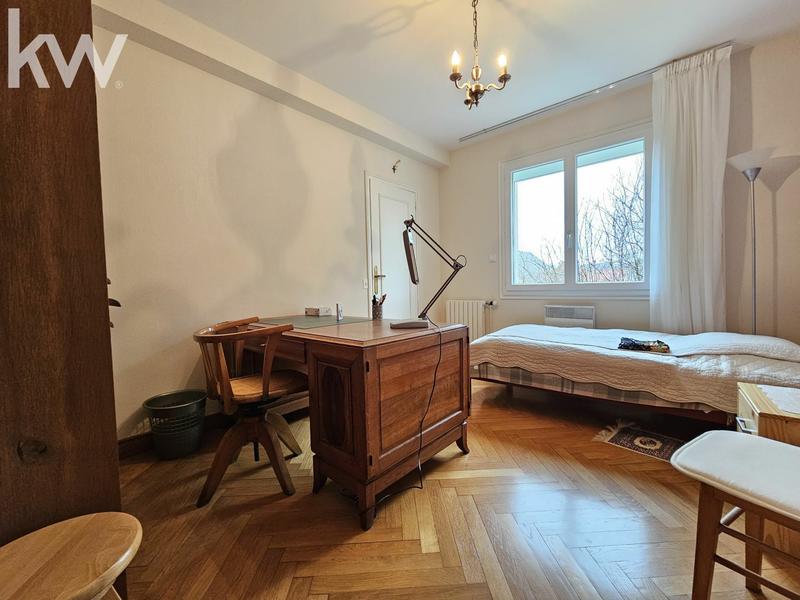 Maison - 220 m² - 7 pièces