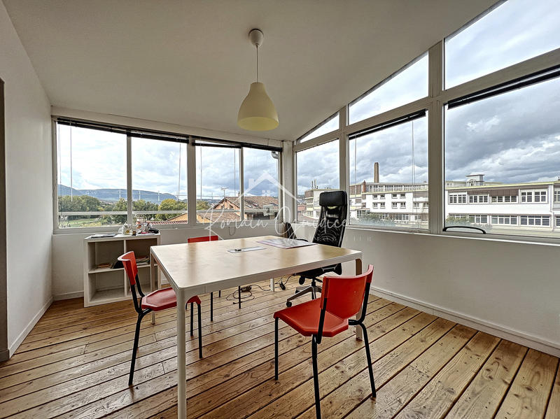 Loft - 311 m² - 8 pièces