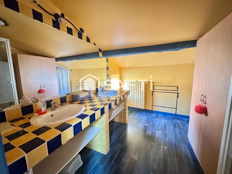 Maison - 192 m² - 7 pièces