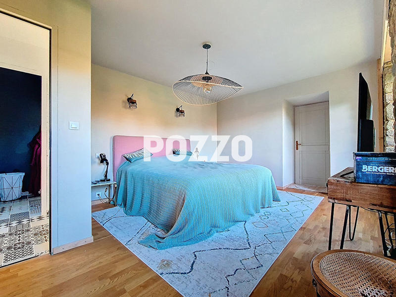 Maison - 224 m² - 8 pièces